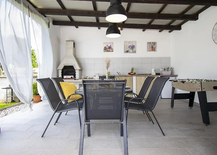 In Pula With Swimming Pool