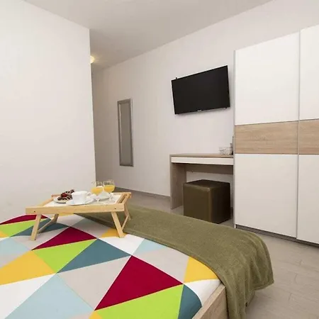 Villa In With Swimming Pool Pula