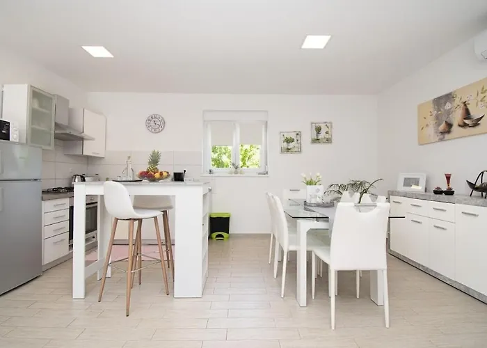 In Pula With Swimming Pool Villa *