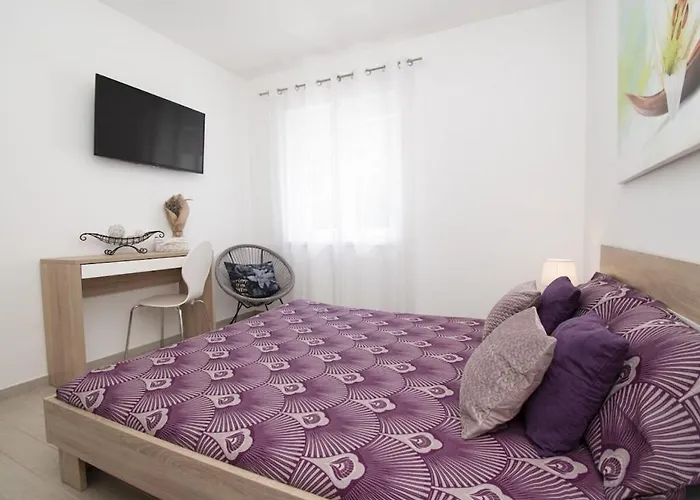 In Pula With Swimming Pool Villa