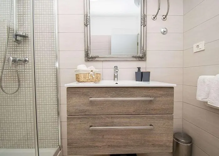 Villa In Pula With Swimming Pool Pula